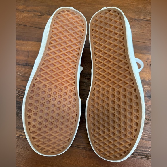 Vans Authentic Sneaker in Off-White - Picture 5 of 6